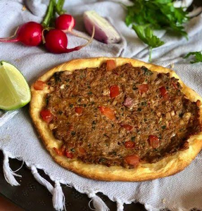 Minced meat pide