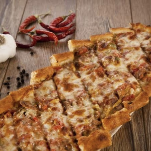 Meat pide with cheese
