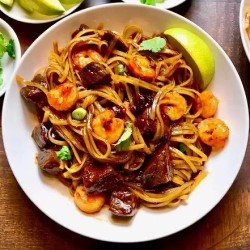 Noodles With Chicken, Beef and Shrimp