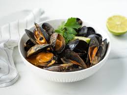 Thai Coconut Creamy Lemon Mussels