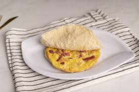 Pasterma & Omlette Sandwich