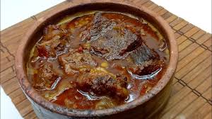 Meat with onions TAJINE