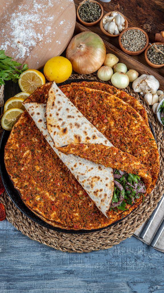 Turkish Garlic Lahmacun