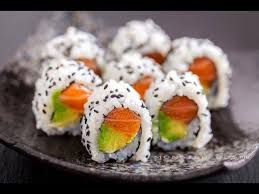 Ura maki salmon