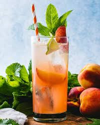 Peach lemonade mojito