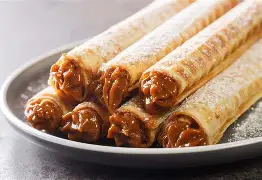 Wafer rolls with dulce de leche