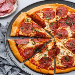 Salami Pizza