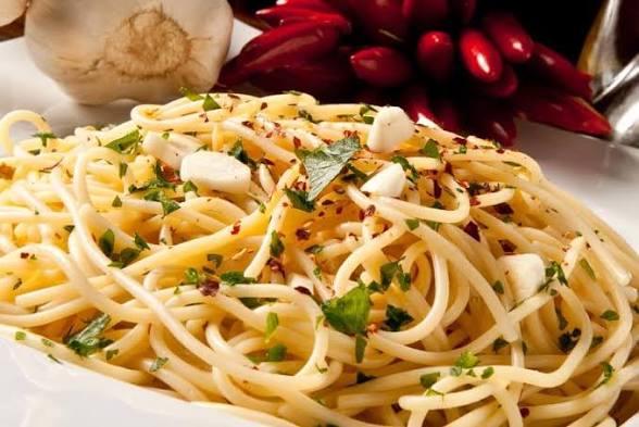 Spaghetti with Garlic, Olive Oil and Chili Pepper