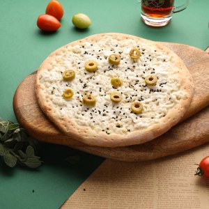 مناقيش جبنة وزيتون