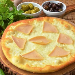 مناقيش تركي بالجبنة