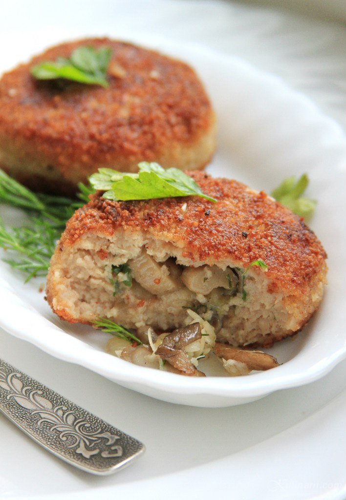 Meat zrazy with mushrooms and mozzarella