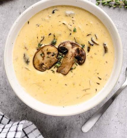 Cheese soup with mushrooms